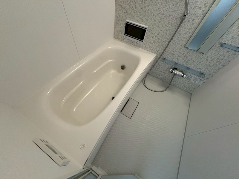 バス・シャワールーム　お風呂になります。一日の疲れを癒してくださいね。