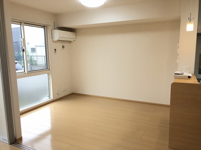 居室・リビング　※反転タイプの画像になります。