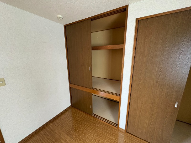 収納　寝室のクローゼットです。部屋がすっきり片付きます。