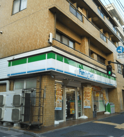 コンビニ　ファミリーマート鈴屋大島二丁目店（コンビニ）まで255m