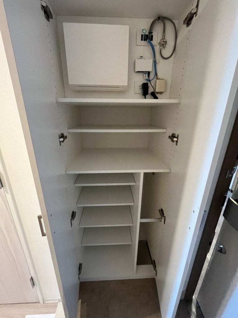 玄関　※同タイプの別のお部屋です。