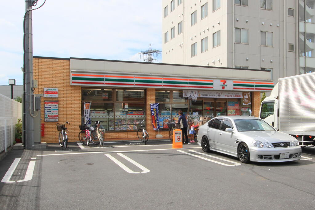 コンビニ　セブンイレブン中野野方2丁目店（コンビニ）まで345m