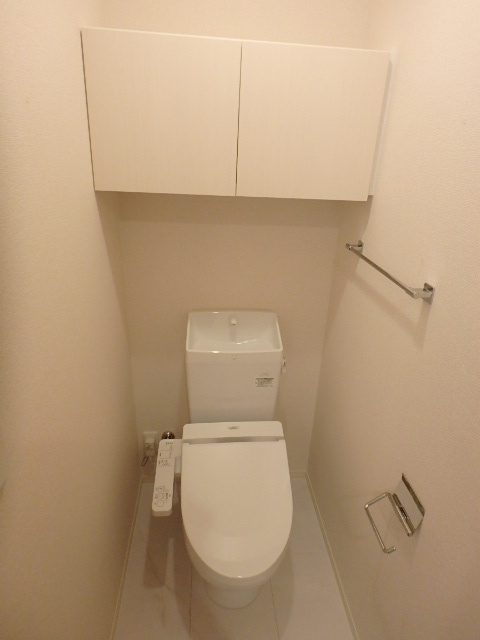 トイレ　シャワートイレも標準装備です。