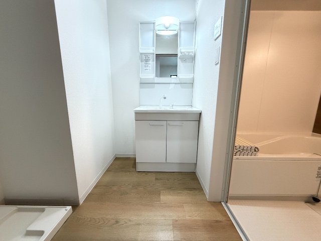 洗面設備　コンパクトで使いやすい洗面所