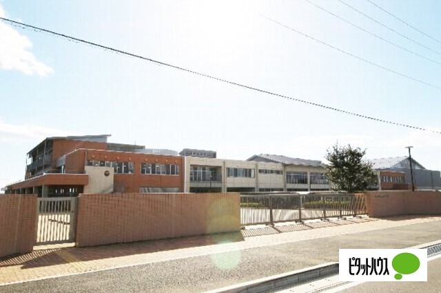 中学校　伊勢崎市立赤堀中学校（中学校）まで2249m