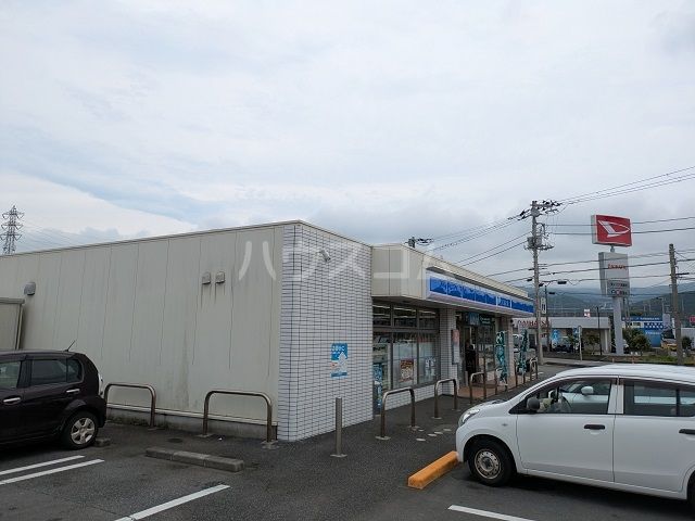 コンビニ　ローソン沼津鳥谷店（コンビニ）まで286m