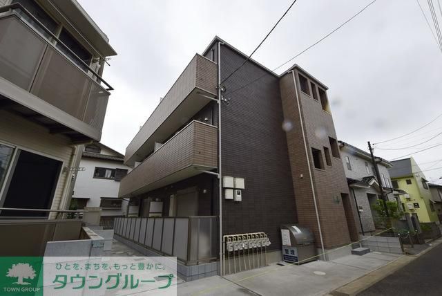 建物外観　木造３階建て