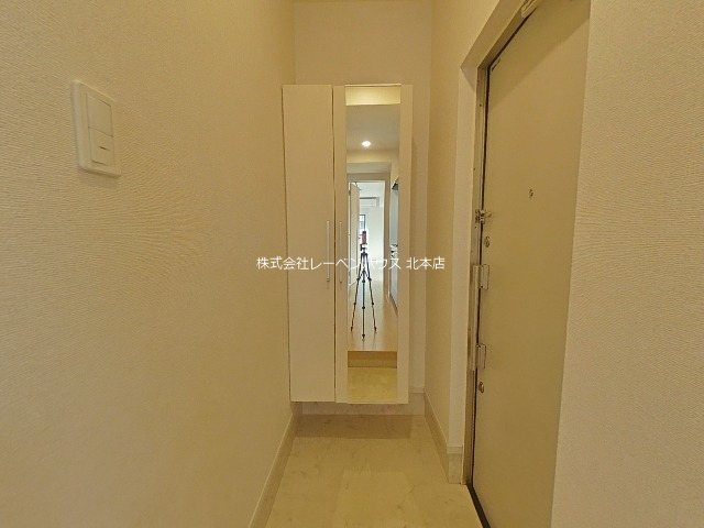 玄関　同間取り別部屋の参考写真です