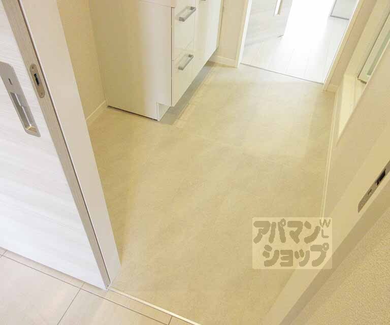 洗面設備　通り抜けできる脱衣所