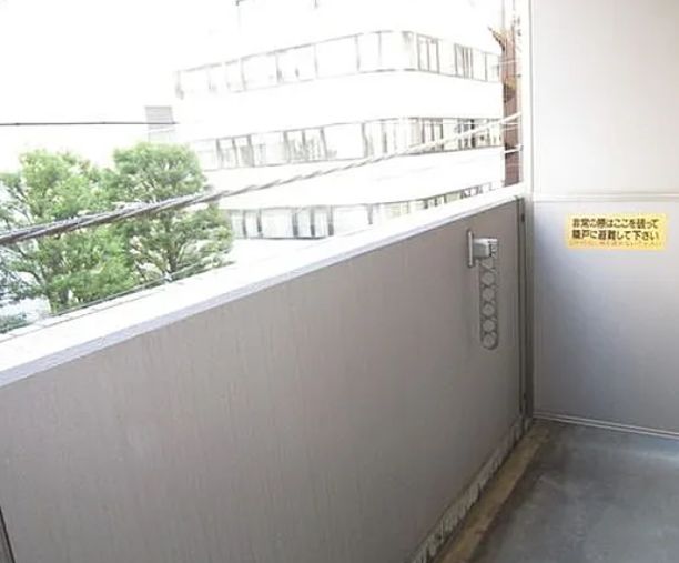 バルコニー　落ち着いた時間を過ごせるバルコニーです