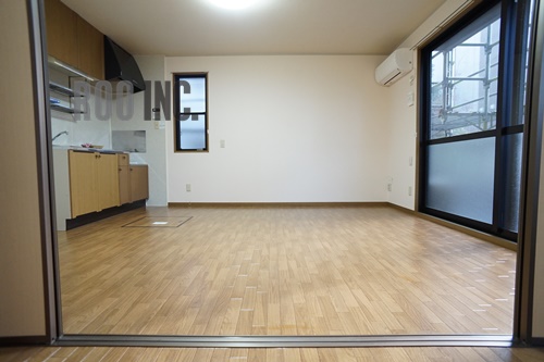 居室・リビング　写真は反転のお部屋です