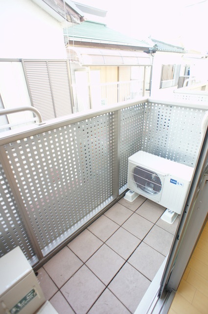 バルコニー　バルコニー付！お天気のいい日は洗濯物も気持ちよく干せますね！