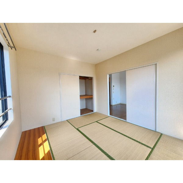 その他部屋・スペース　風通しも良い寝室です☆