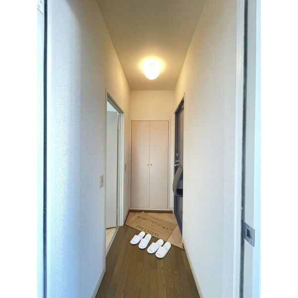 玄関　シューズボックス付きの玄関です★