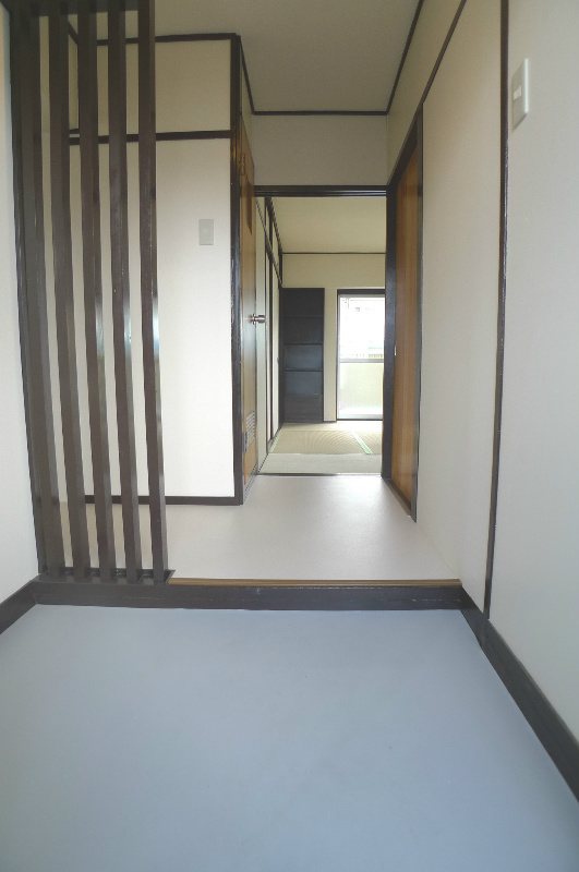 玄関　写真は３ＤＫの間取りです