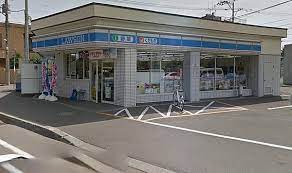 コンビニ　ローソン札幌南17条西店（コンビニ）まで322m