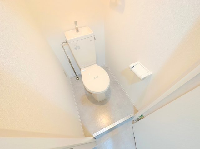トイレ　清潔感のあるトイレは、誰もがリラックスできる空間です。