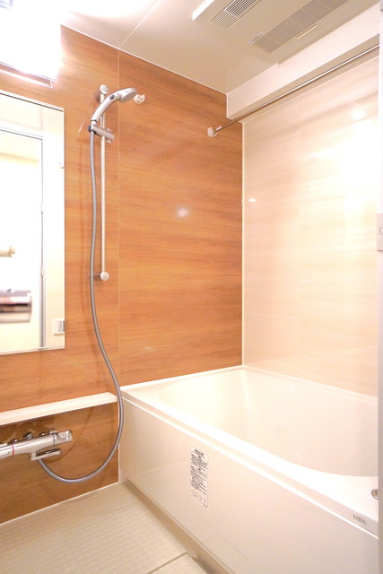 バス・シャワールーム　※写真は同タイプ住戸です。