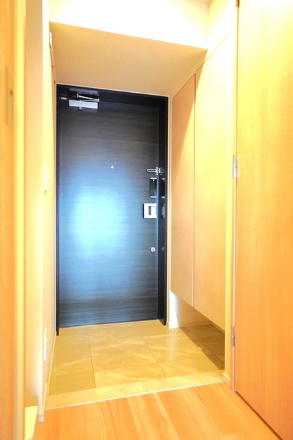 玄関　※写真は同タイプ住戸です。