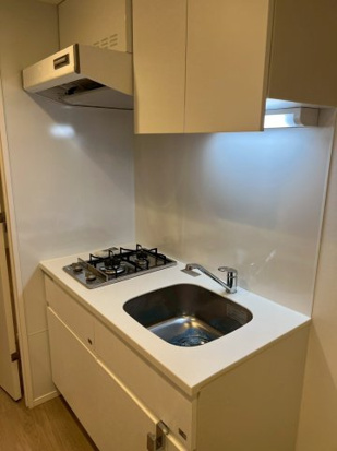 キッチン　別部屋反転写真