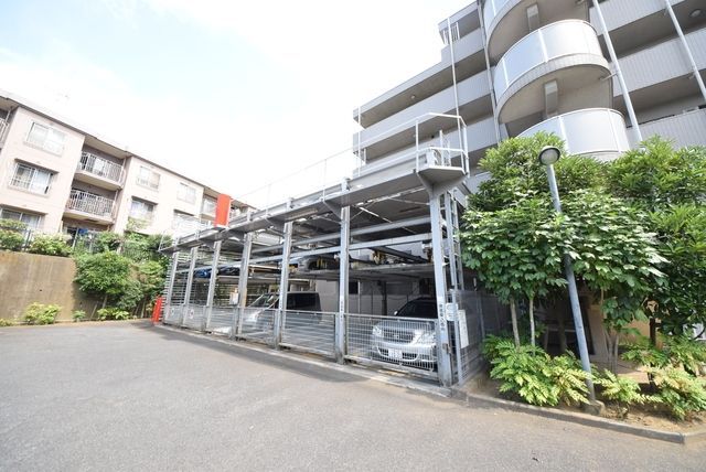 駐車場　敷地内駐車場