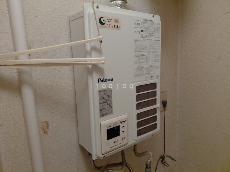 その他設備　こちらが給湯器です！