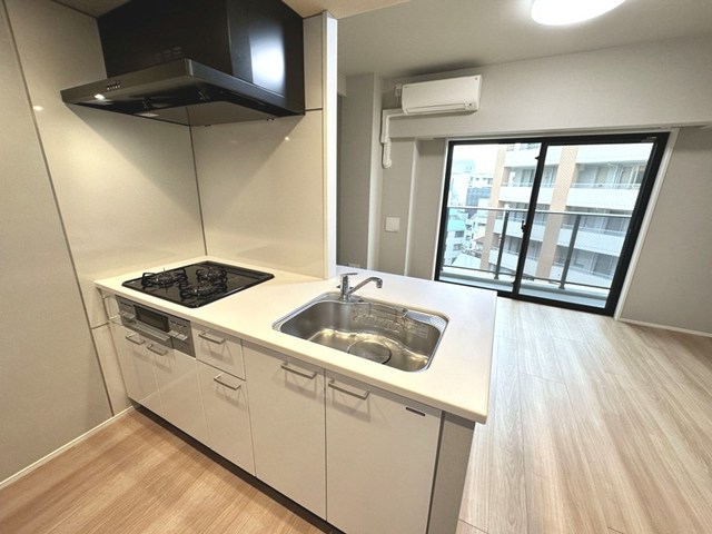 キッチン　※写真は同タイプ住戸です。
