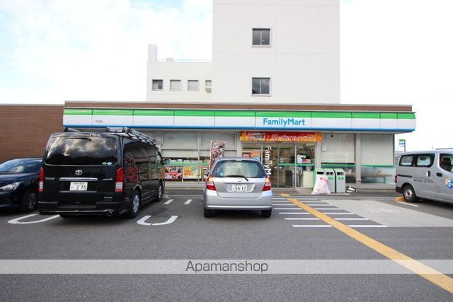 コンビニ　ファミリーマート（コンビニ）まで160m