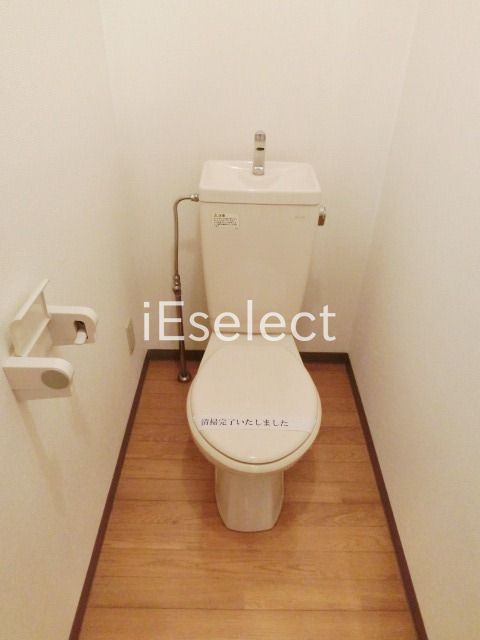 トイレ　トイレはシンプルですね。