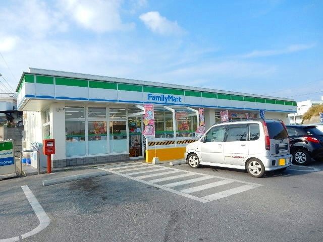 コンビニ　ファミリーマートうるま田場店（コンビニ）まで170m