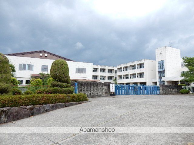 小学校　桜が丘小学校（小学校）まで543m