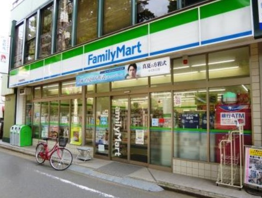 コンビニ　ファミリーマート 千歳船橋駅南店（コンビニ）まで141m