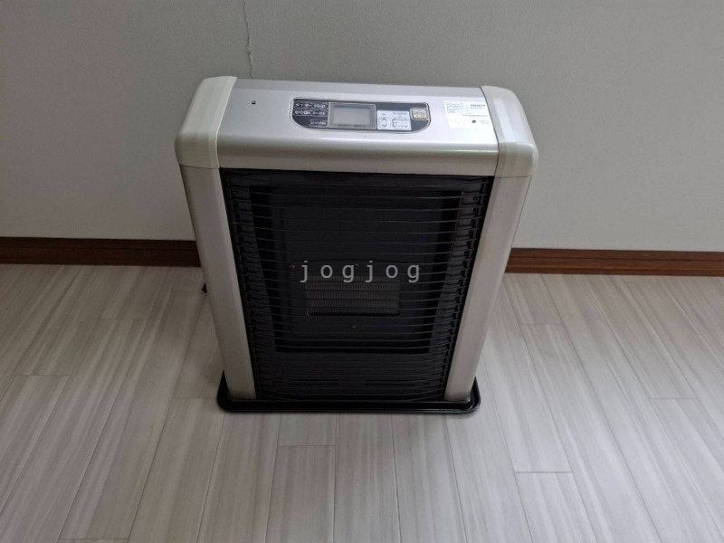 その他設備　冬はあったか石油ストーブです。