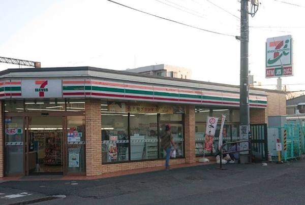 コンビニ　セブンイレブン　大和桜ヶ丘東口店（コンビニ）まで632m