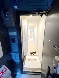 玄関　エントランス