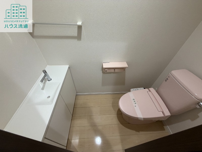 トイレ　※別号室の写真になります。