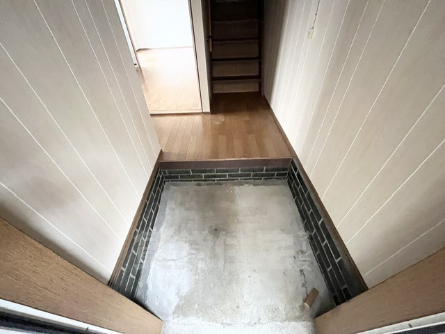 中曽司町戸建の玄関写真