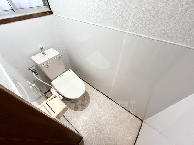 中曽司町戸建のトイレ写真