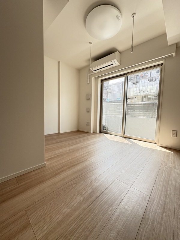 居室・リビング　SHOKEN Residence横浜生麦III
