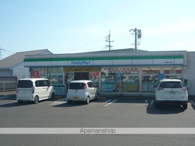 コンビニ　ファミリーマート鹿屋笠之原店（コンビニ）まで750m