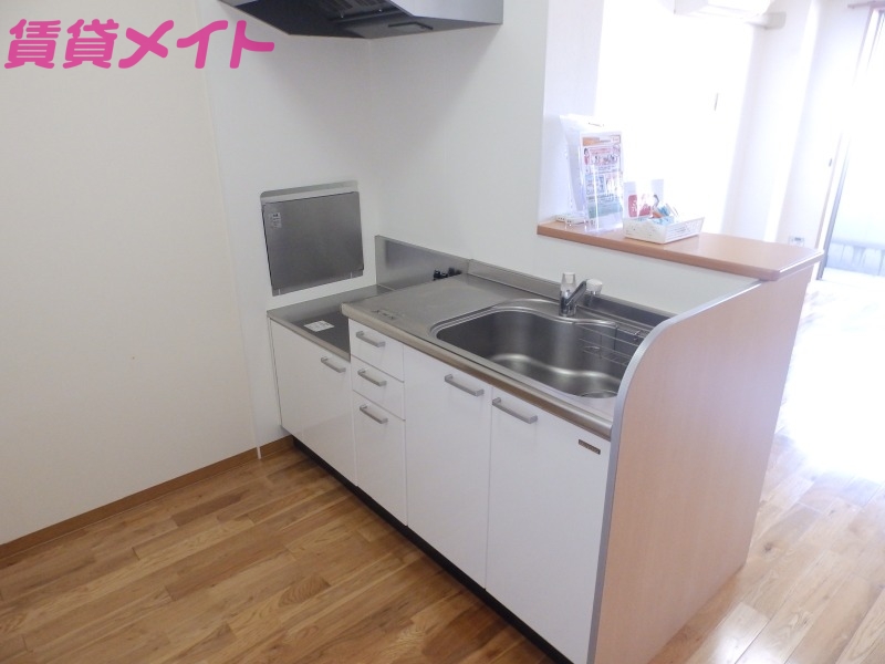 キッチン　同物件別室反転タイプ画像