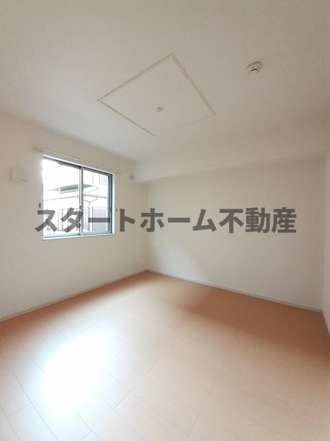 その他部屋・スペース　使い勝手のいい寝室です