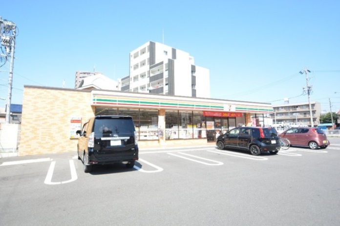 コンビニ　セブンイレブン 名古屋石場町店（コンビニ）まで220m