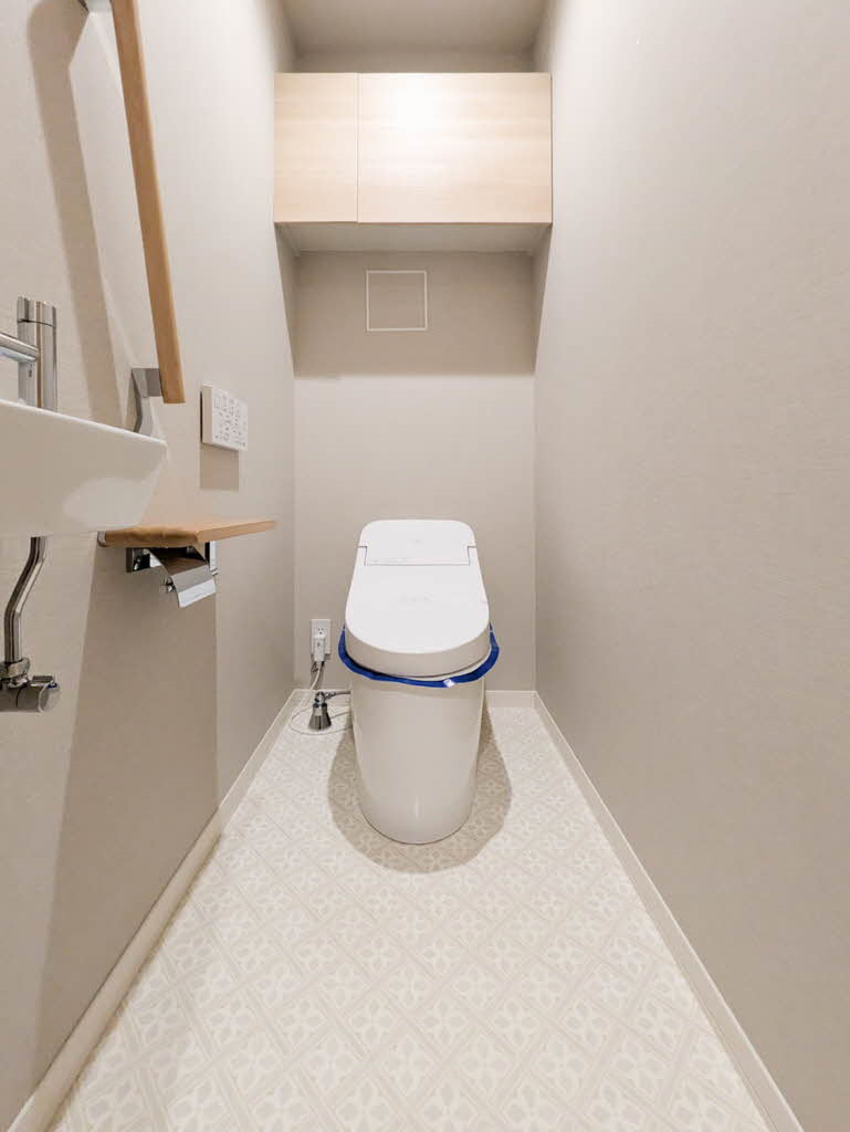 ＪＲおおさか東線 高井田中央駅 徒歩8分 3階建 築5年のトイレ写真