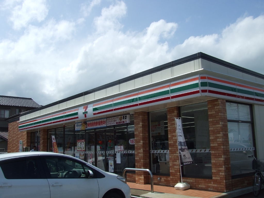 コンビニ　セブンイレブン長岡堤町店（コンビニ）まで678m