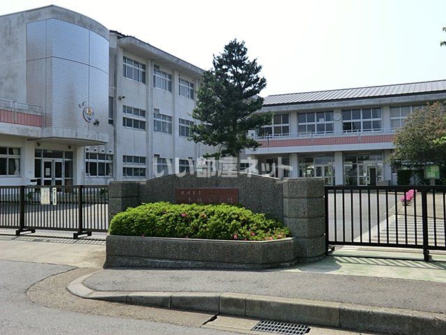 小学校　成田市立本城小学校（小学校）まで1077m