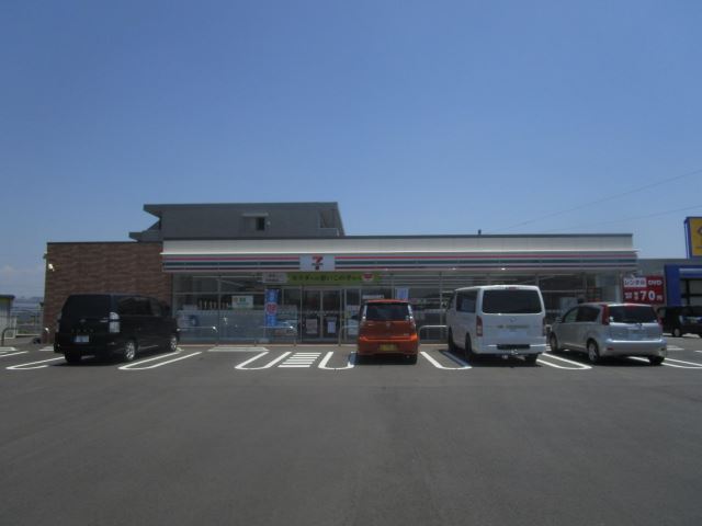 コンビニ　セブンイレブン（コンビニ）まで720m
