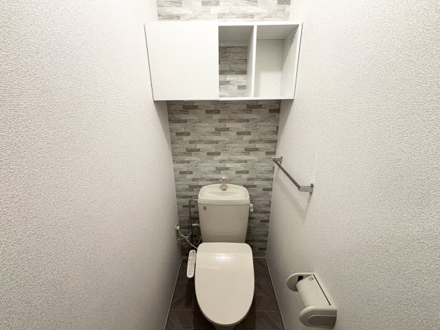 SUNロイヤル D棟のトイレ写真