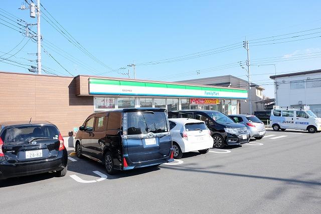 コンビニ　ファミリーマート昭島田中町店（コンビニ）まで215m