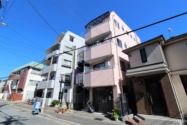 マンション三輪の外観写真
